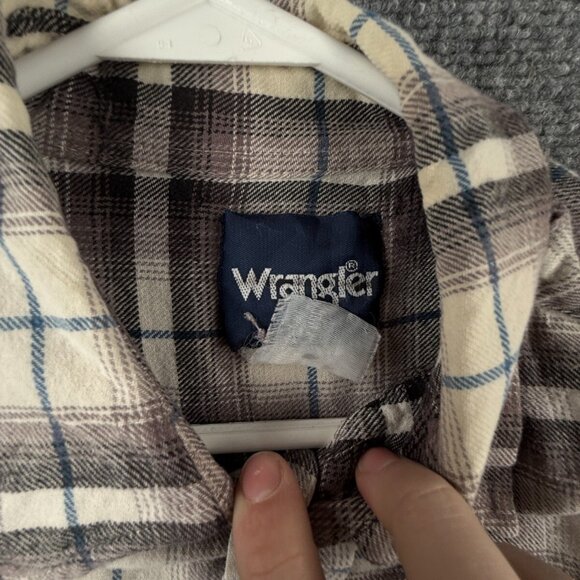 VTG Wrangler Short Sleeve Flannel Button Up Shirt Men Soft Plaid Colorful M/L - Picture 7 of 16